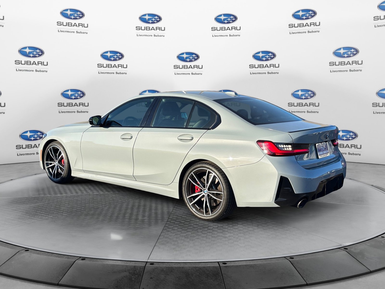Used 2023 BMW 330i Sedan w/ M Sport Package RWD image 3