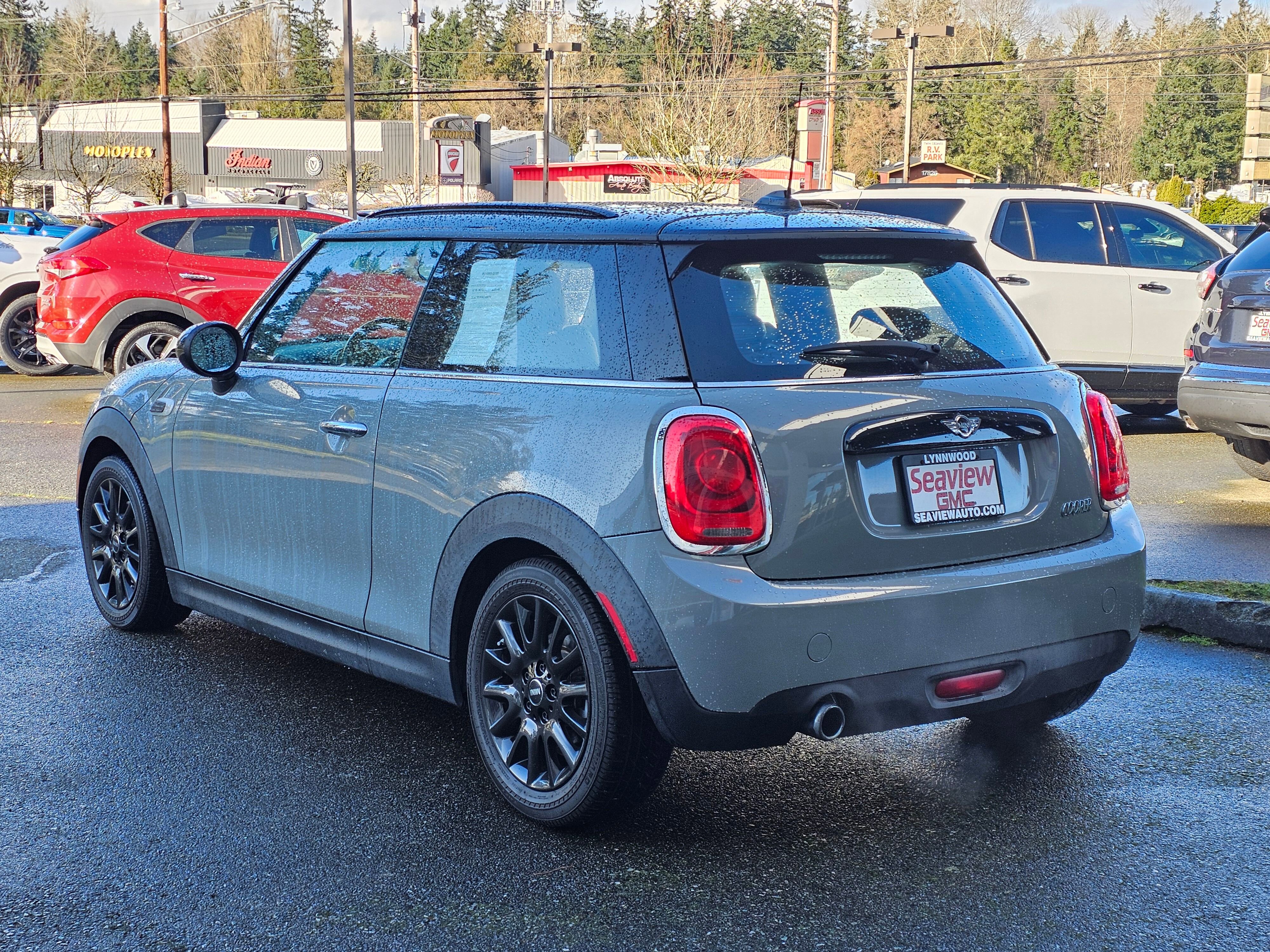 Used 2016 MINI Cooper 2-Door Hardtop image 5
