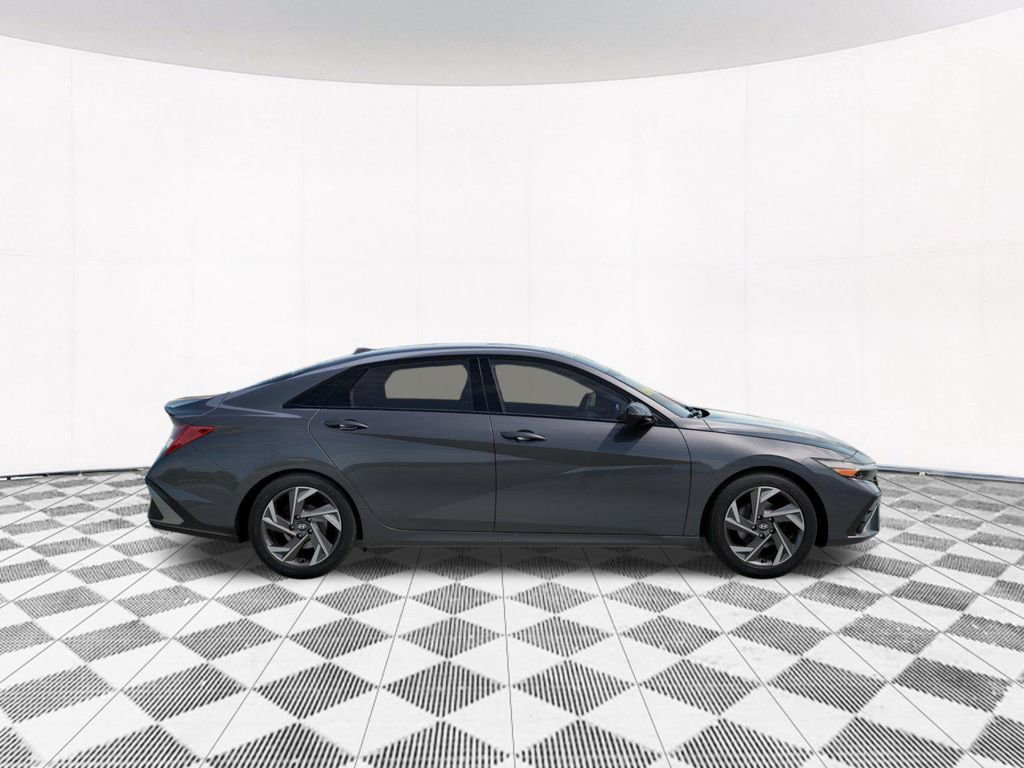 New 2026 Hyundai Elantra SEL Sport FWD image 11