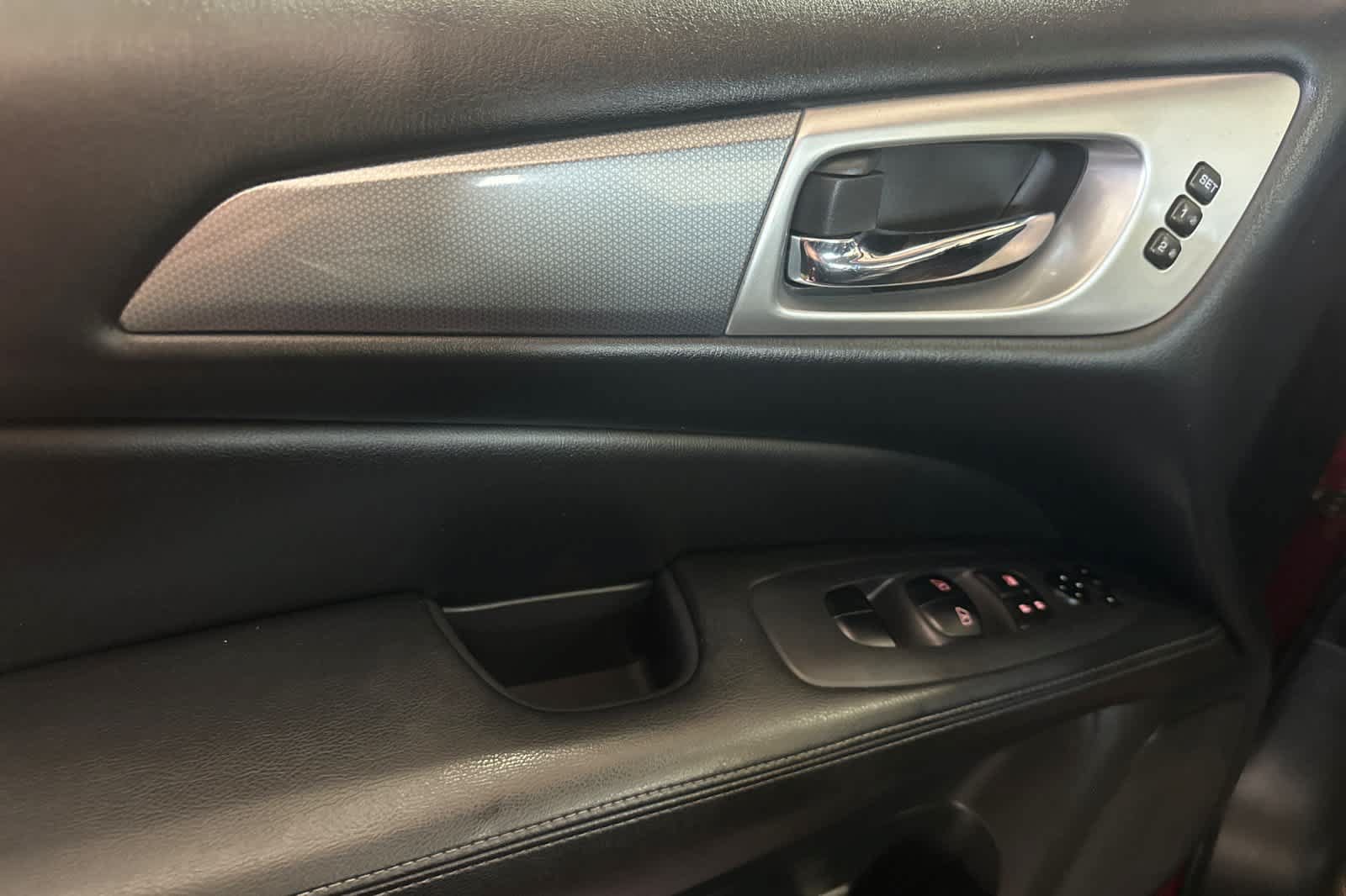 Used 2017 Nissan Pathfinder SL AWD/4WD image 12