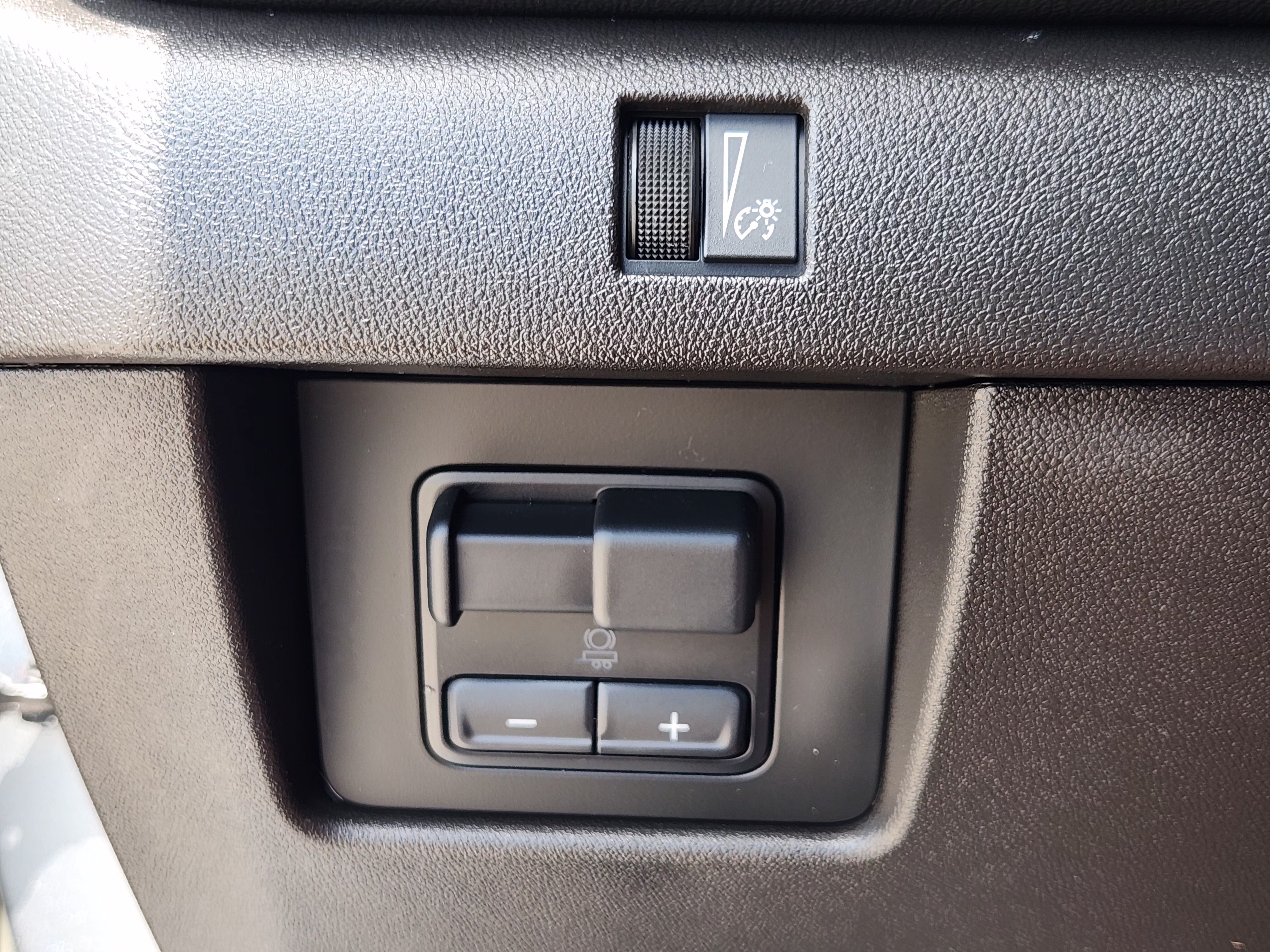 Used 2023 Chevrolet Colorado LT w/ LT Convenience Package RWD image 23