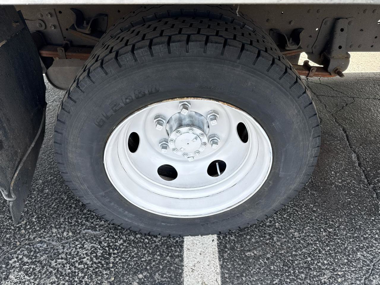 Used 2018 Isuzu NPR RWD image 10