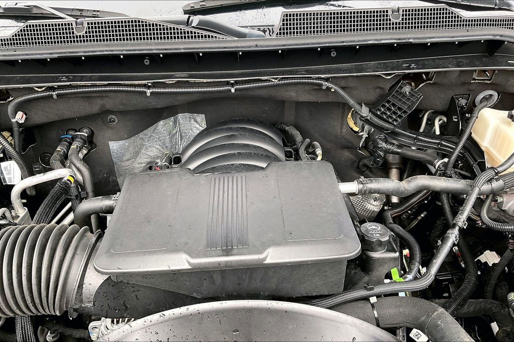 Used 2025 Chevrolet Silverado 2500 Custom w/ Custom Value Package image 10