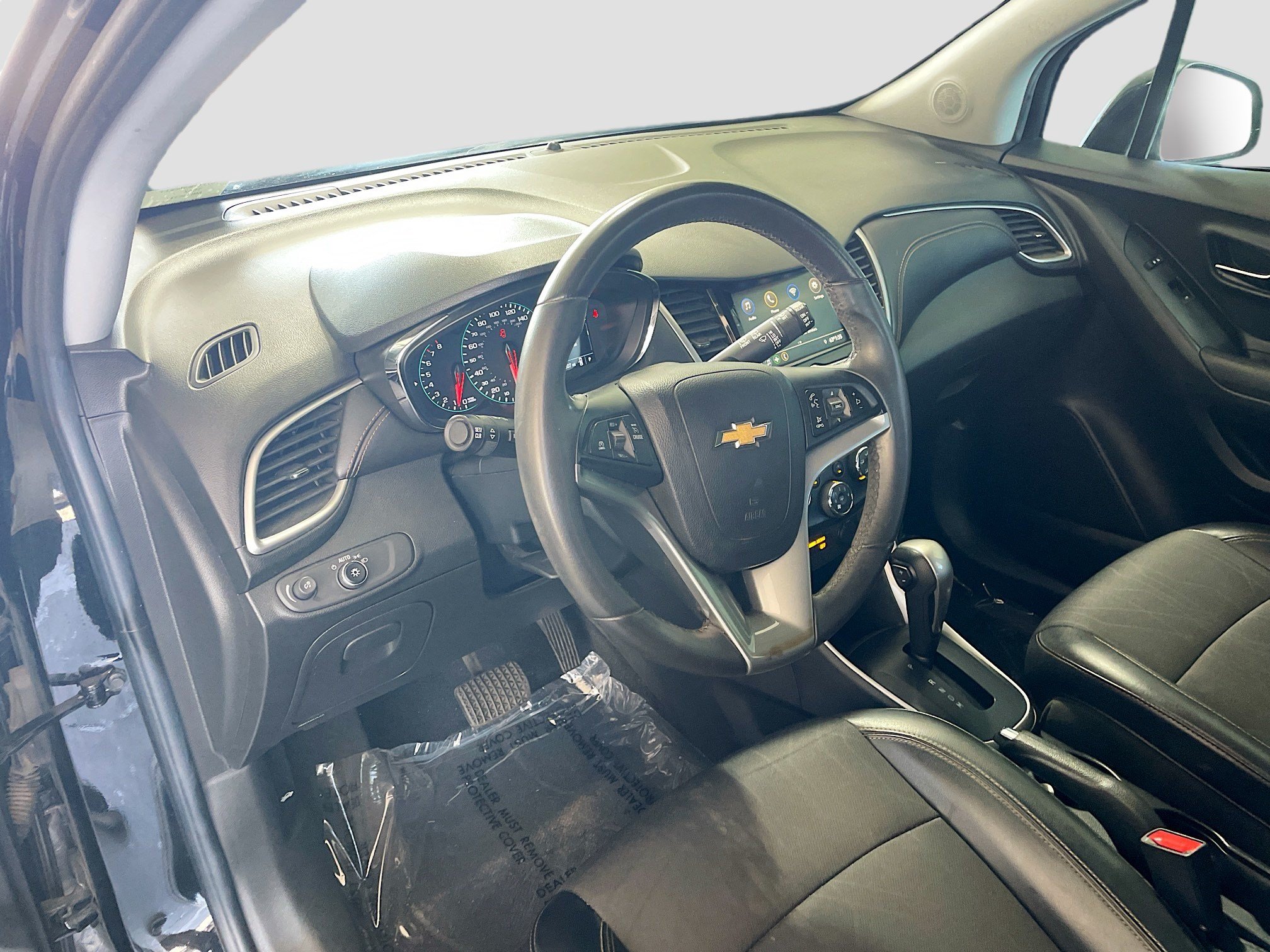 Used 2021 Chevrolet Trax LT w/ Midnight Edition FWD image 7