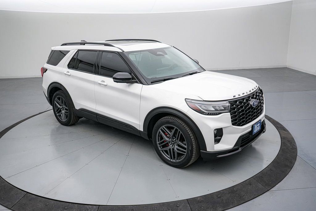 Certified 2025 Ford Explorer ST video 2