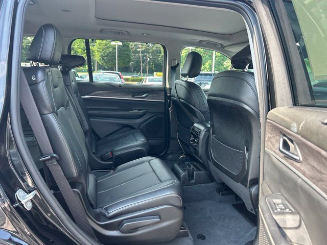 Used 2023 Jeep Grand Cherokee L Limited w/ Luxury Tech Group II AWD/4WD image 19