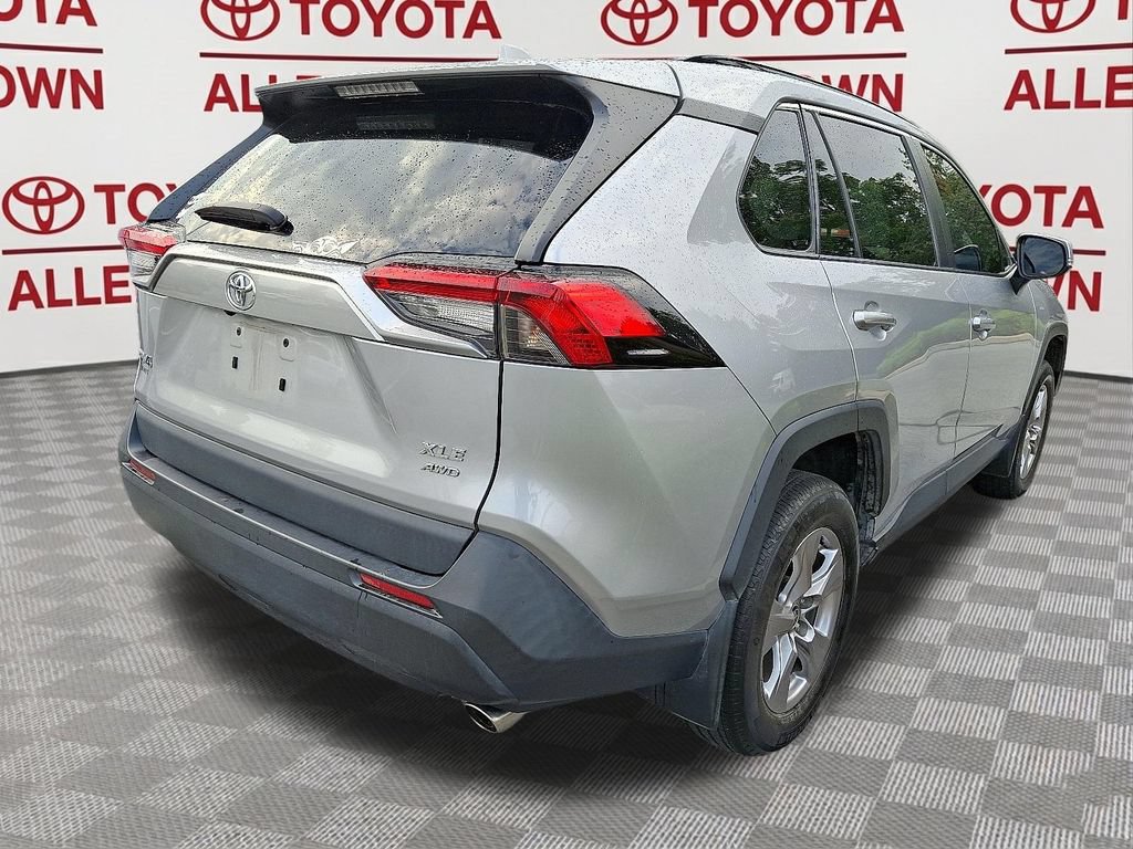 Used 2022 Toyota RAV4 XLE w/ Convenience Package AWD/4WD image 8
