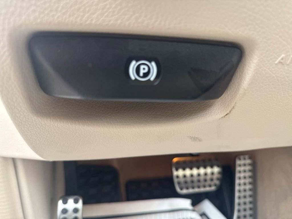 Used 2015 Mercedes-Benz E 350 4MATIC Sedan image 24