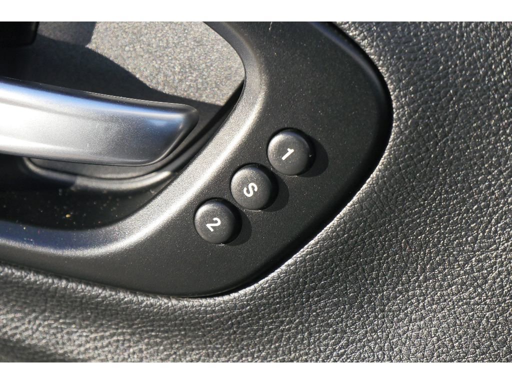 Used 2021 Jeep Cherokee Limited image 23