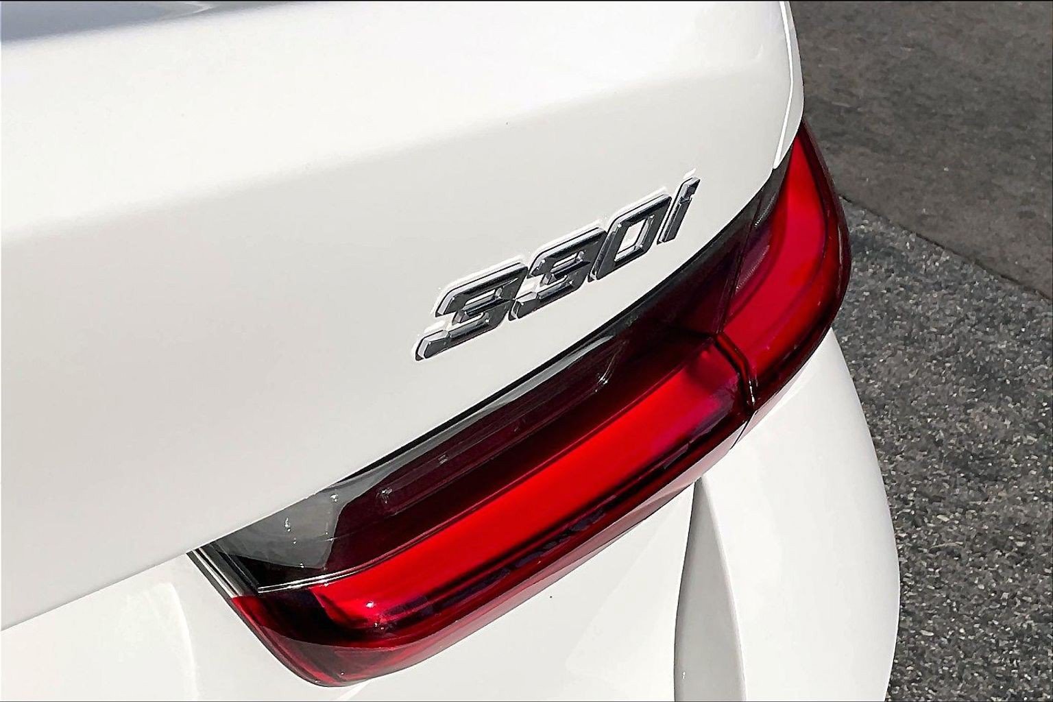 Used 2023 BMW 330i Sedan w/ Convenience Package RWD image 32