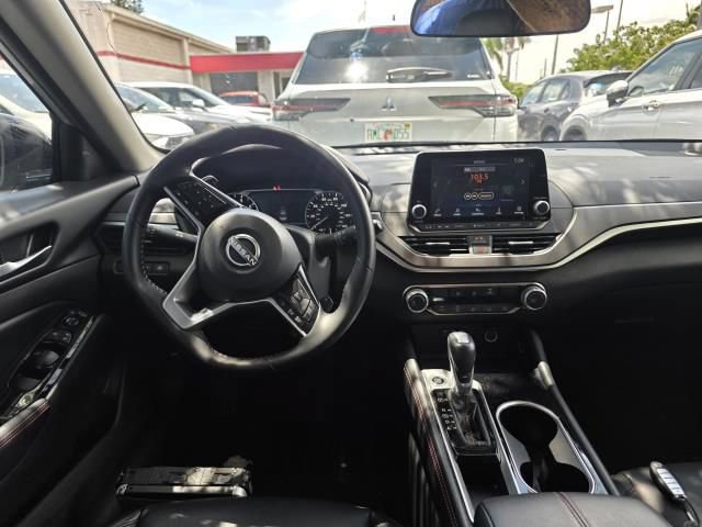 Used 2025 Nissan Altima 2.5 SR FWD image 10