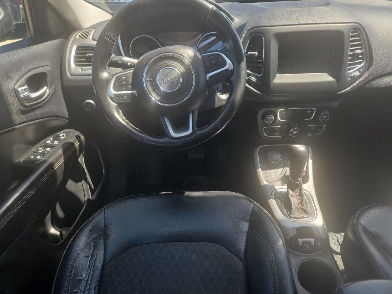 Used 2017 Jeep Compass Latitude w/ Popular Equipment Group AWD/4WD image 9