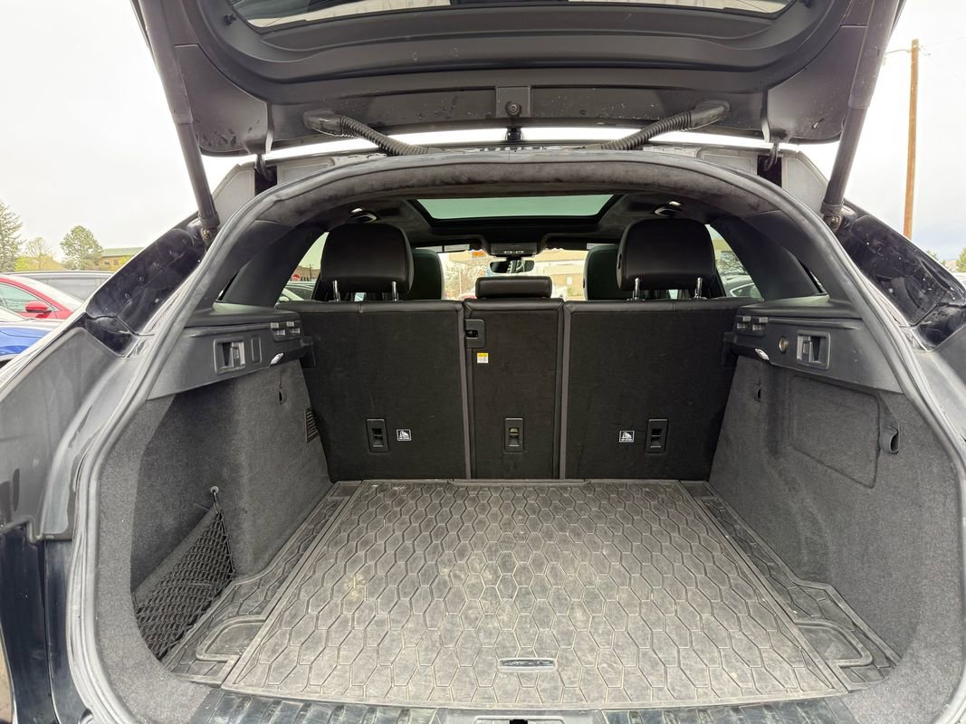 Used 2019 Jaguar F-PACE Premium image 20