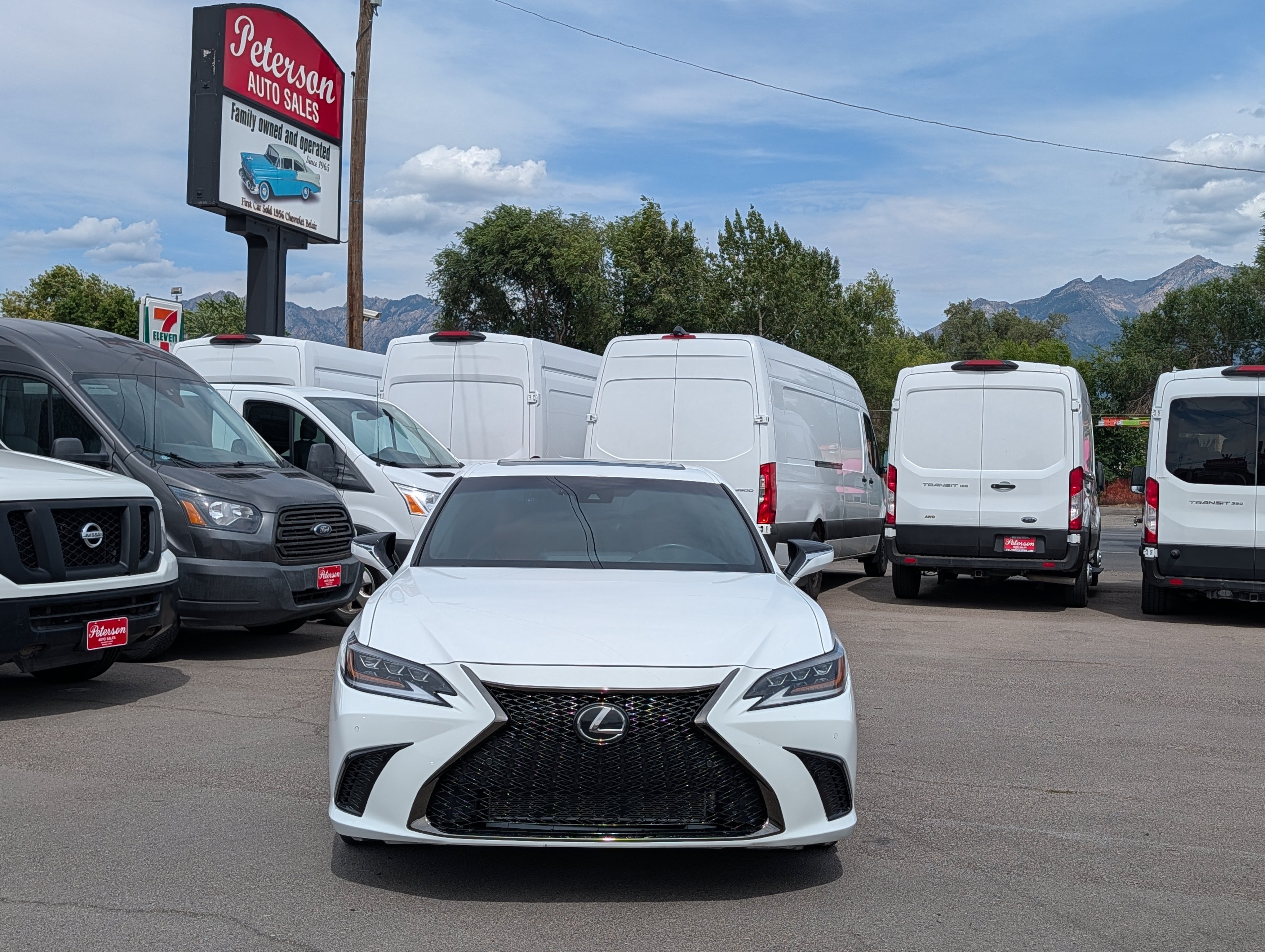 Used 2019 Lexus ES 350 F Sport w/ Accessory Package 2 FWD image 3