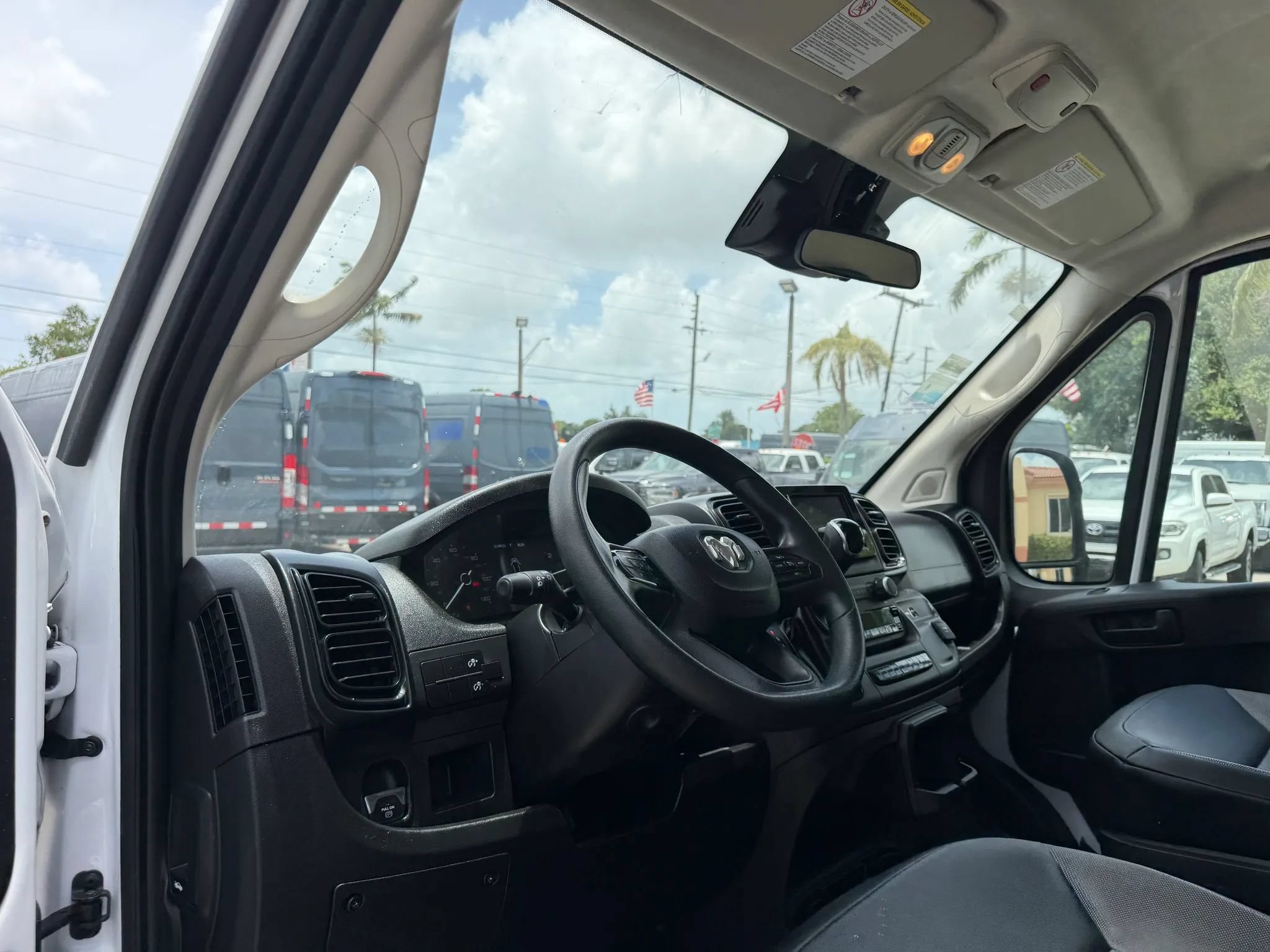 Used 2023 RAM ProMaster 3500 FWD image 12