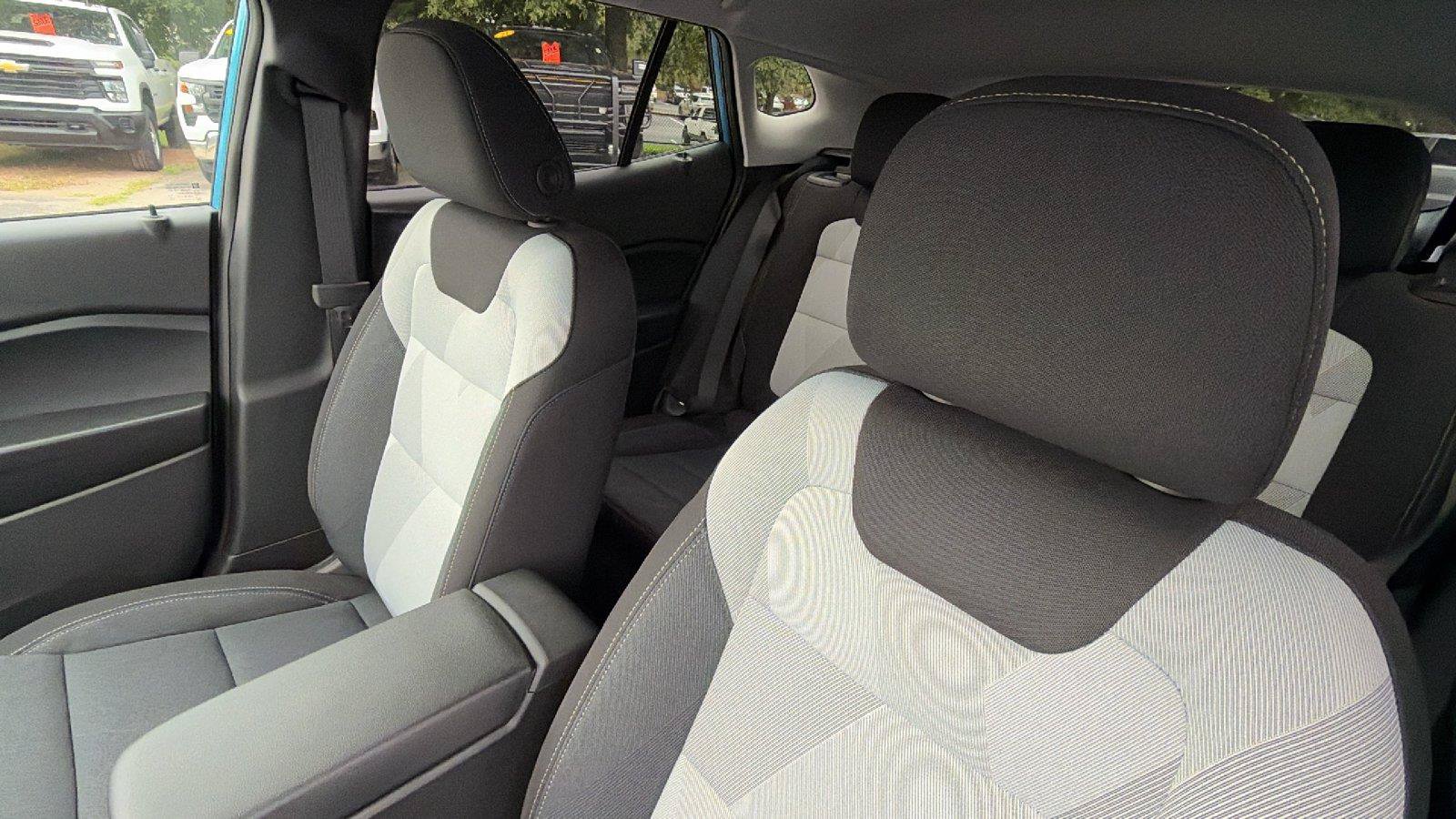 New 2026 Chevrolet Trax LS w/ LS Convenience Package FWD image 17