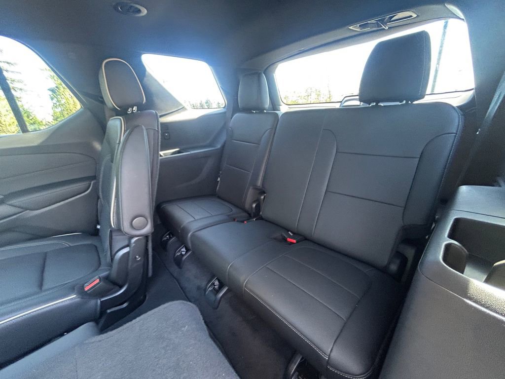 Used 2023 Chevrolet Traverse Premier AWD/4WD image 33