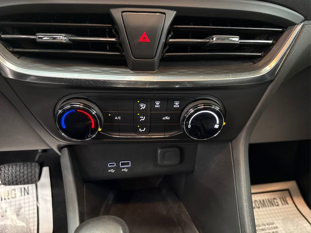 Used 2024 Buick Encore GX Preferred image 29