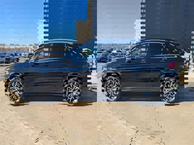 Used 2022 Mercedes-Benz GLC 300 w/ AMG Line image 5