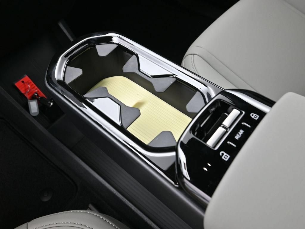 New 2026 Volvo EX30 Cross Country Ultra w/ Protection Package Premier AWD/4WD image 20