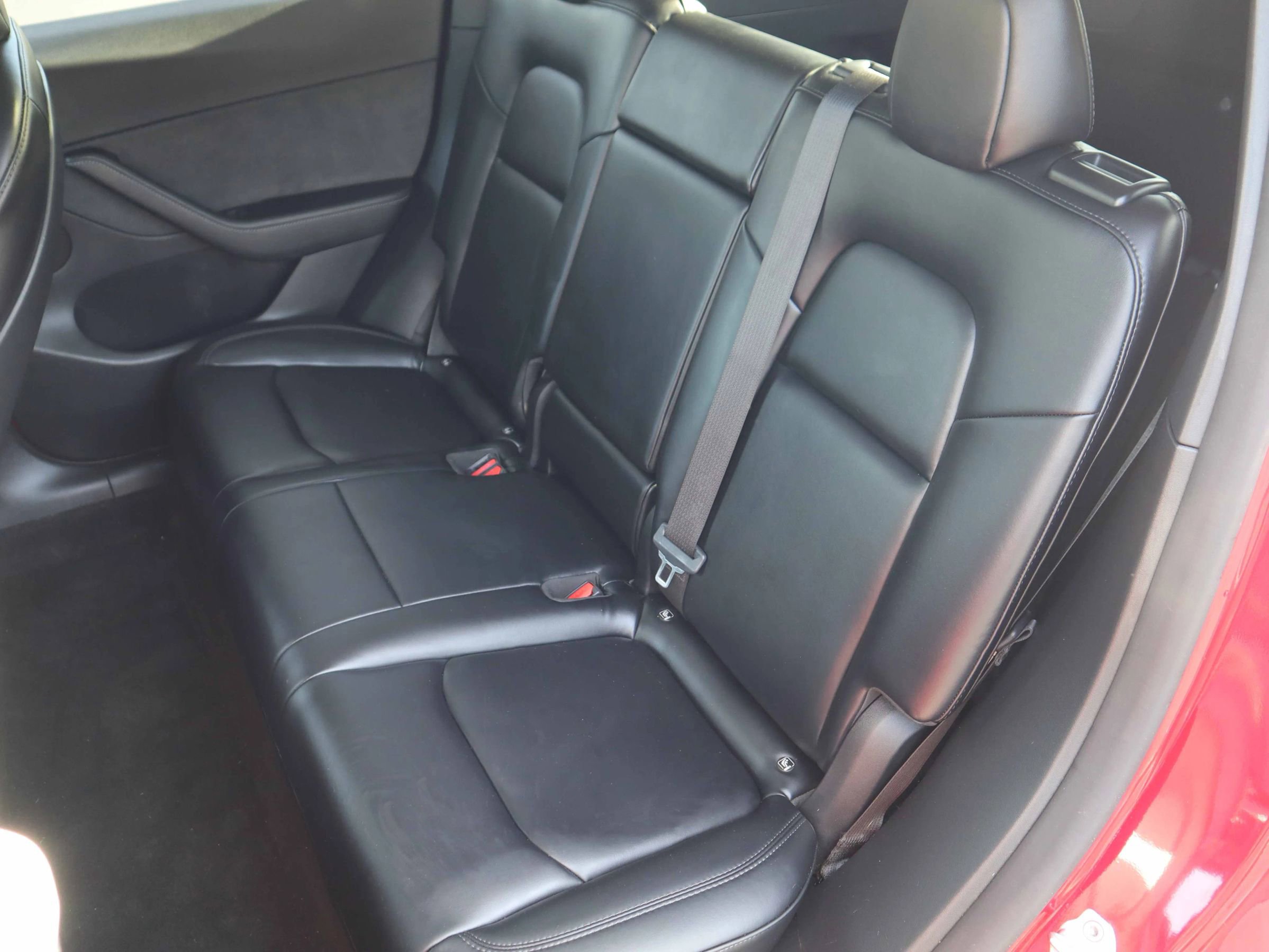 Used 2022 Tesla Model Y Long Range image 3