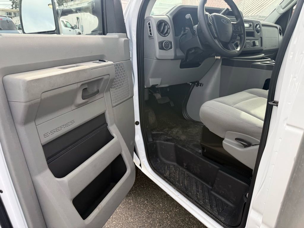New 2026 Ford E-450 and Econoline 450 Super Duty w/ Power Equipment Group RWD image 25