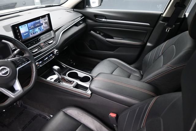 Used 2025 Nissan Altima 2.5 SR w/ SR Premium Package FWD image 16