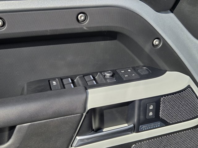 Used 2020 Land Rover Defender 110 HSE image 22