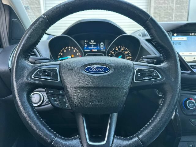 Used 2017 Ford Escape Titanium FWD image 28