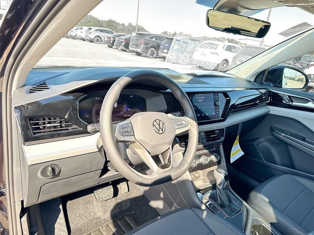 Used 2024 Volkswagen Taos SE FWD image 9