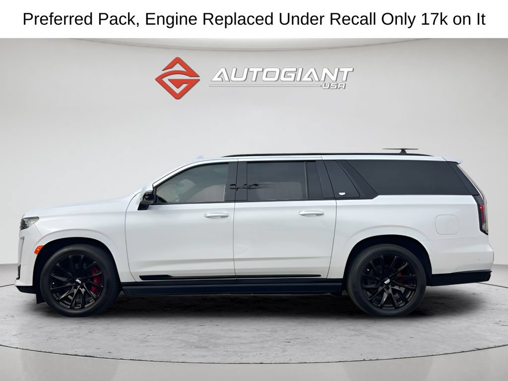 Used 2022 Cadillac Escalade ESV Sport Platinum w/ LPO, ONYX Package AWD/4WD image 2