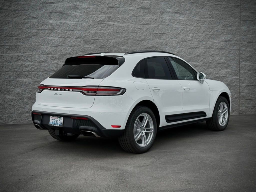 Certified 2025 Porsche Macan image 10