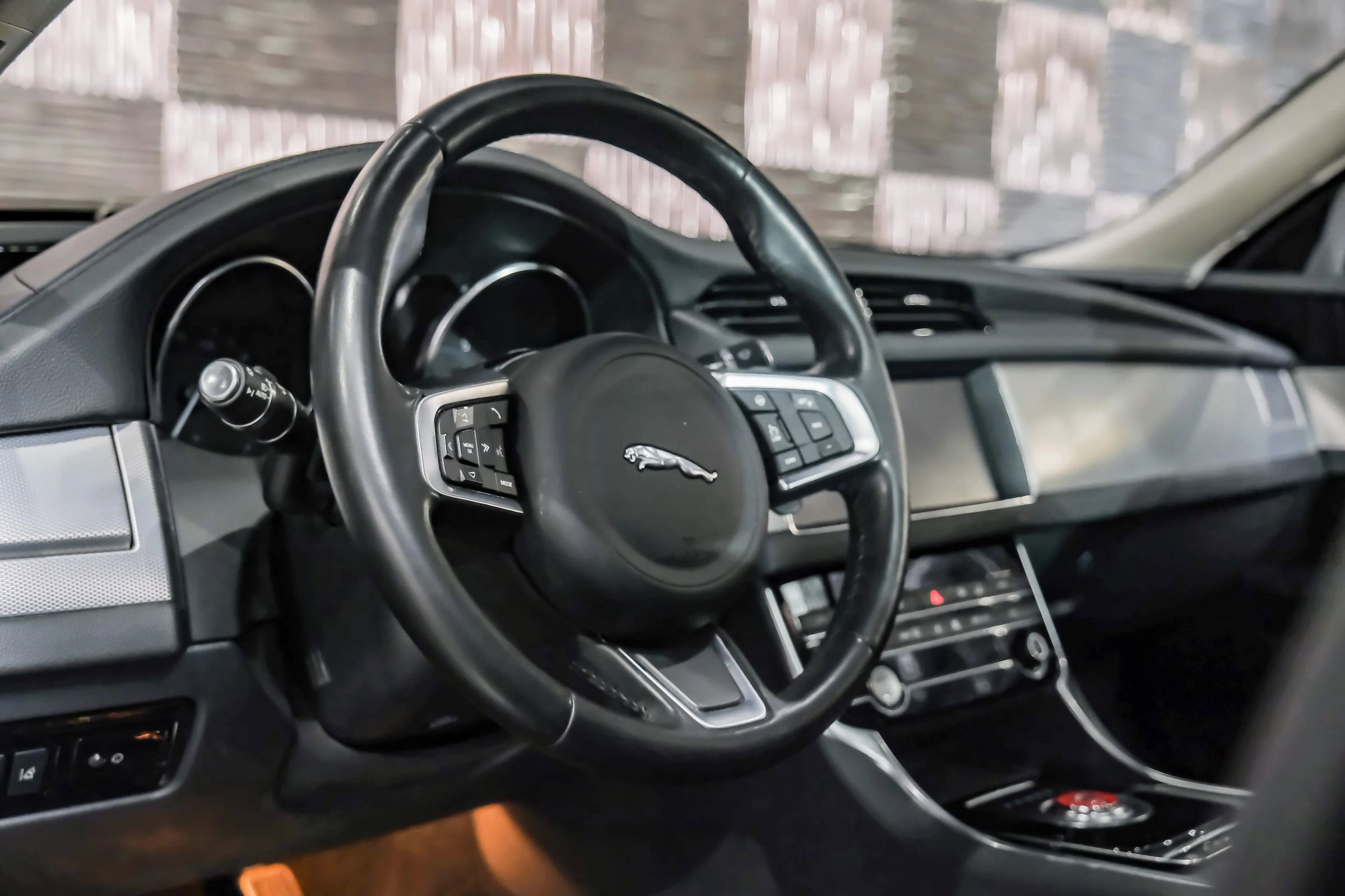 Used 2020 Jaguar XF Prestige image 14