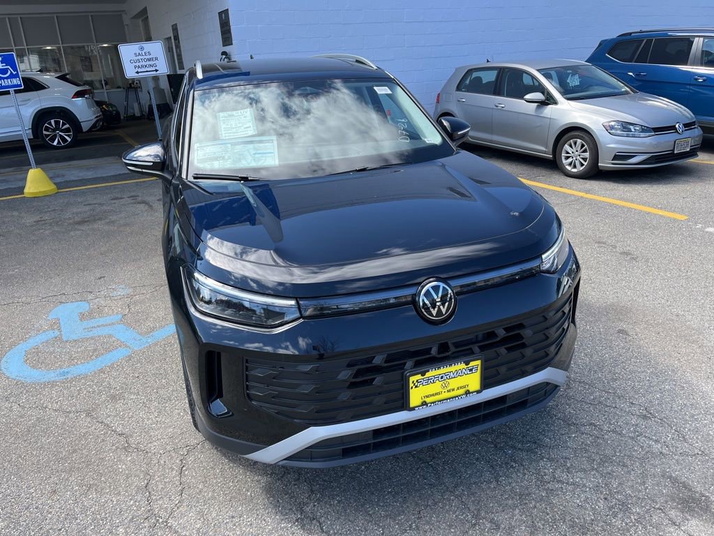 New 2026 Volkswagen Tiguan SE image 2