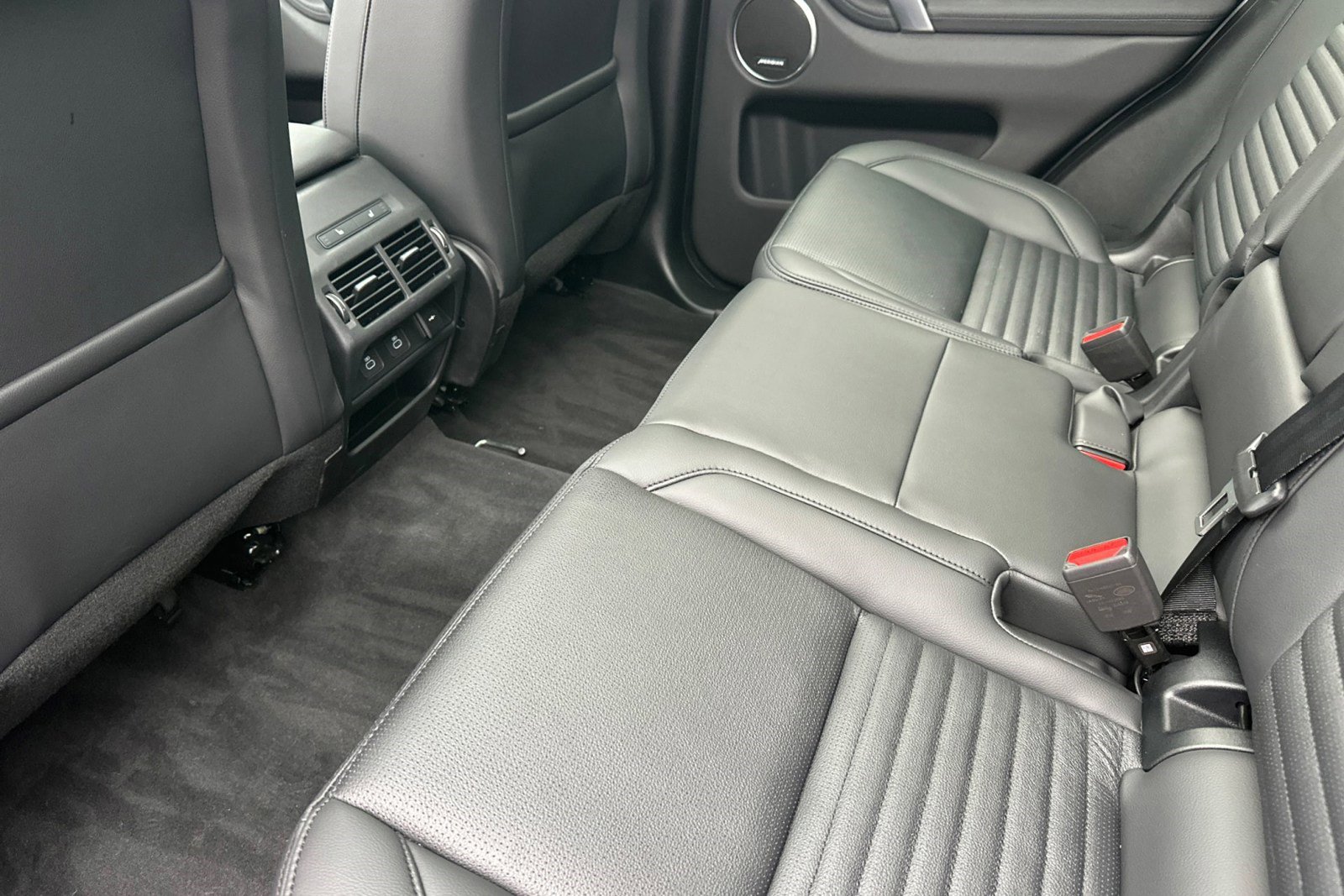 Certified 2025 Land Rover Discovery Sport S image 26