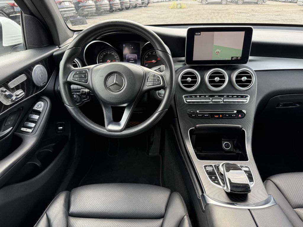 Used 2017 Mercedes-Benz GLC 300 4MATIC image 8