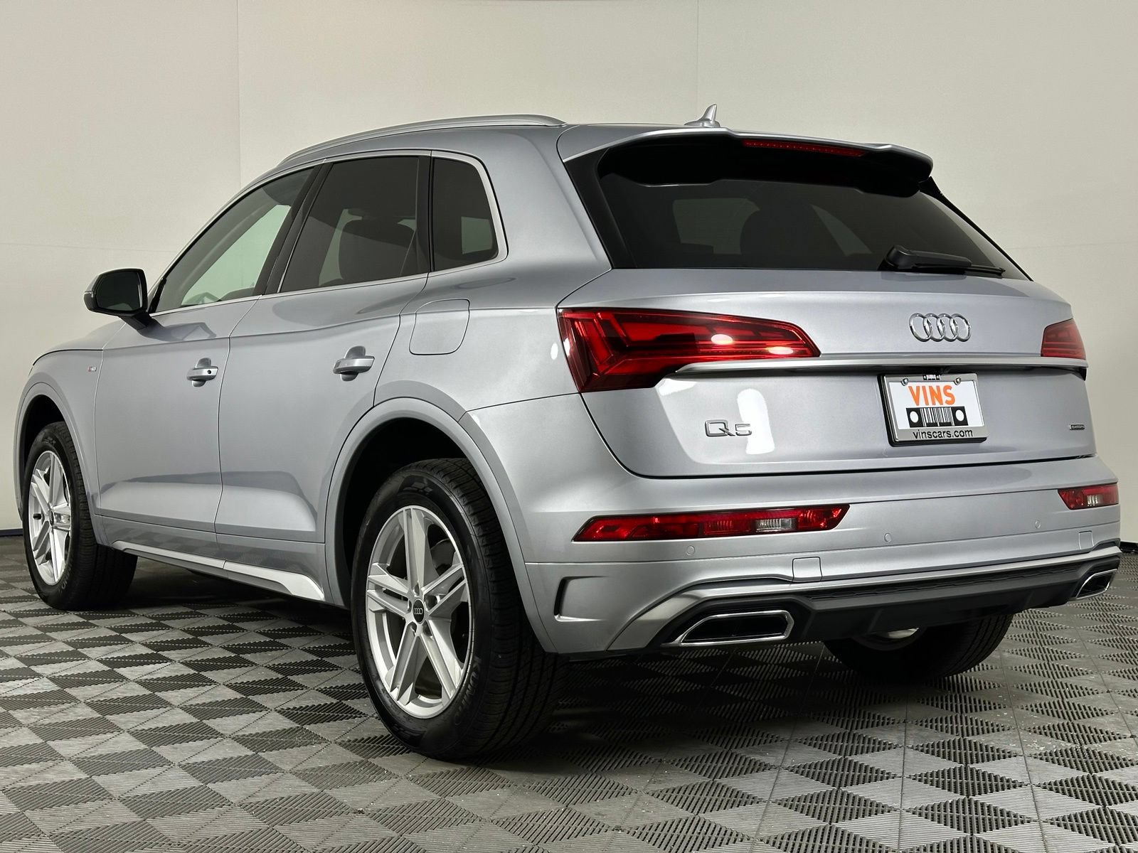 Used 2024 Audi Q5 e Premium Plus AWD/4WD image 39