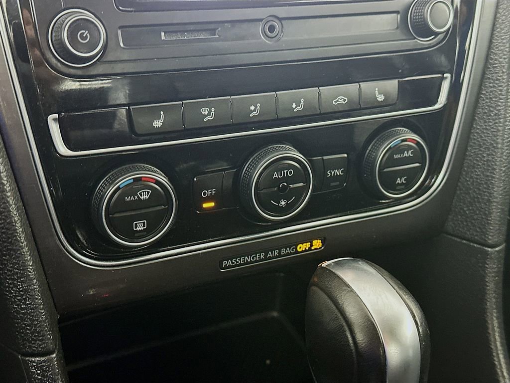 Used 2016 Volkswagen Passat 1.8T R-Line image 18