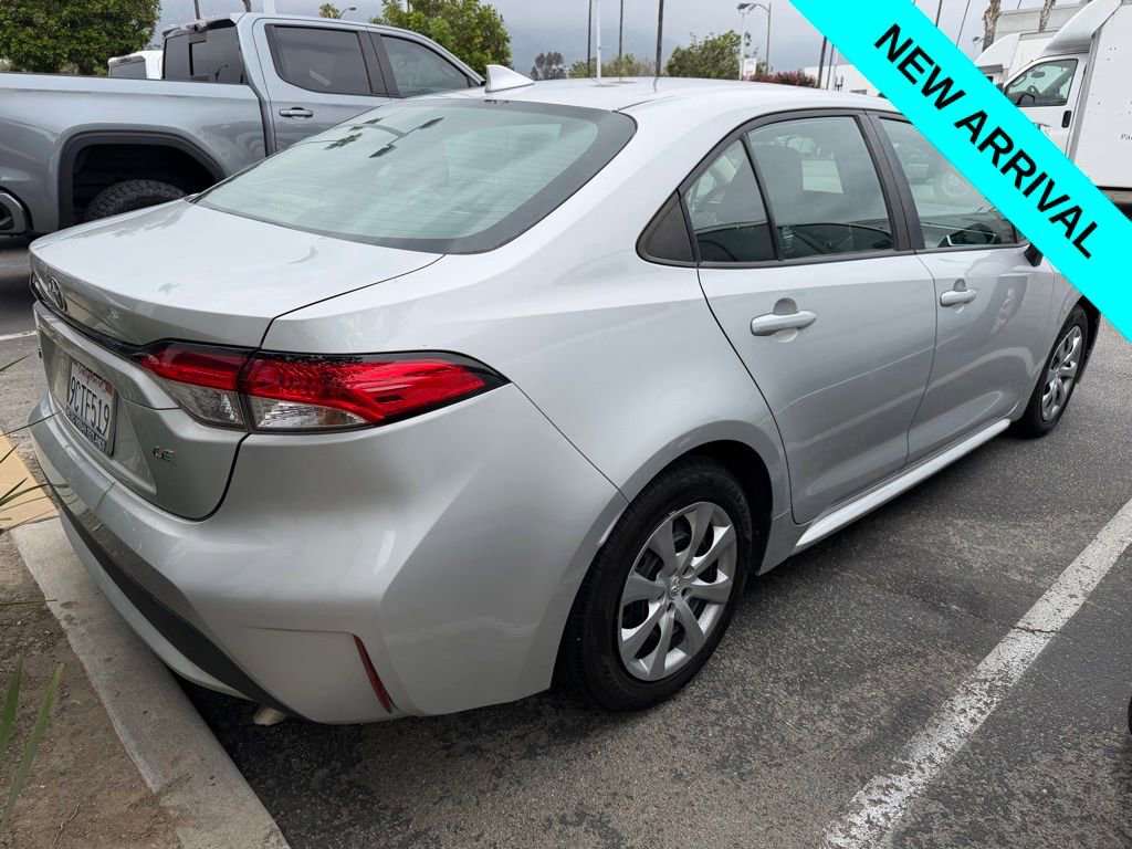 Used 2021 Toyota Corolla LE FWD image 3