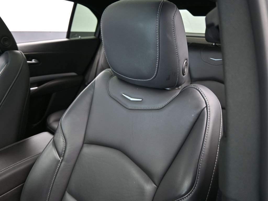 Used 2022 Cadillac XT4 Premium Luxury w/ Enhanced Visibility Package image 17