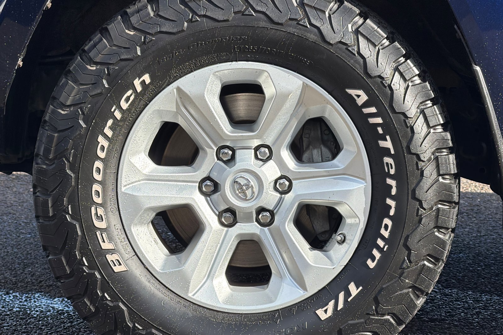 Certified 2018 Toyota 4Runner SR5 image 25