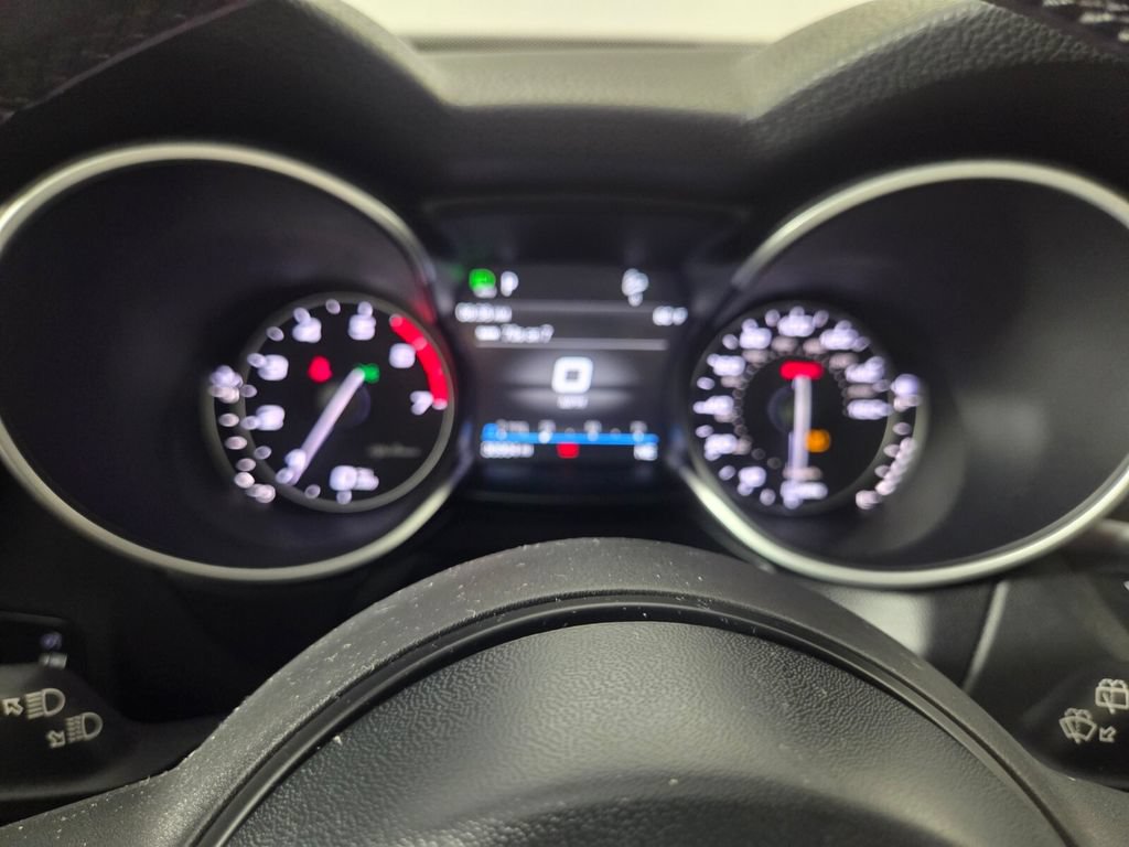 Used 2023 Alfa Romeo Stelvio Ti AWD/4WD image 15