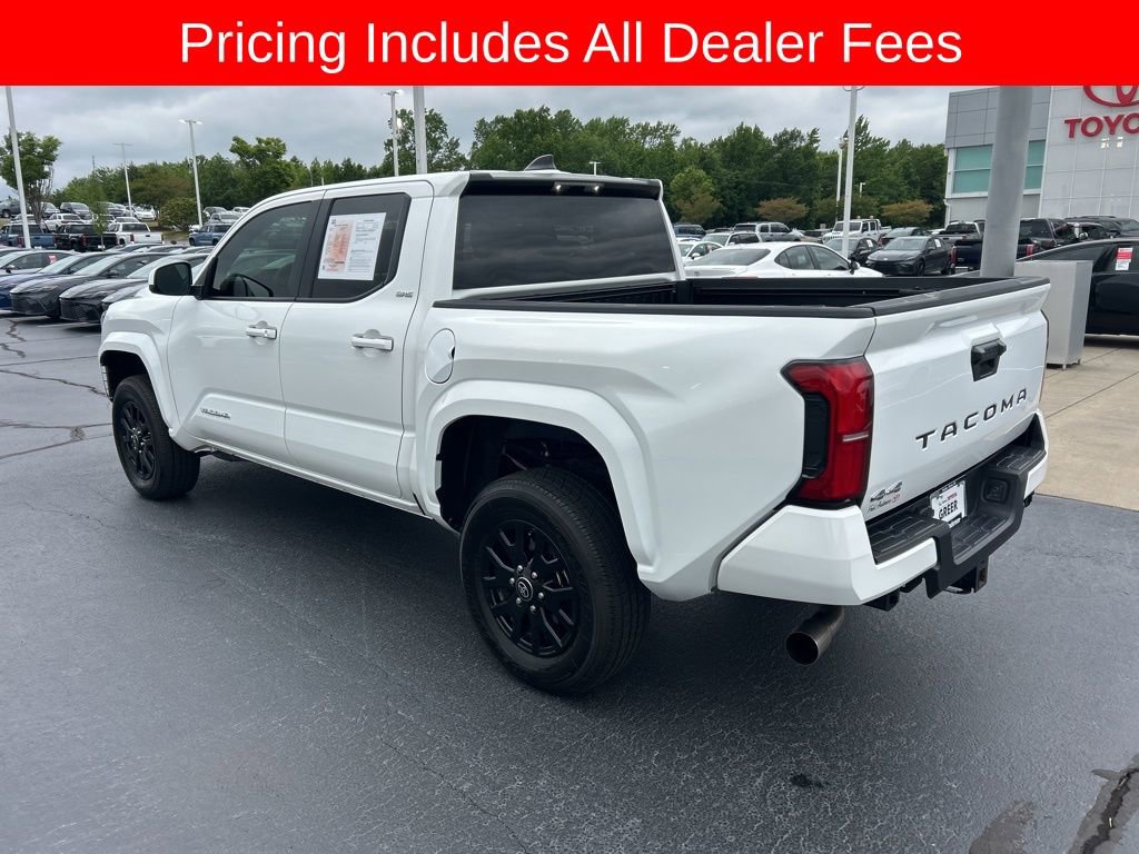 Used 2025 Toyota Tacoma SR5 AWD/4WD image 15