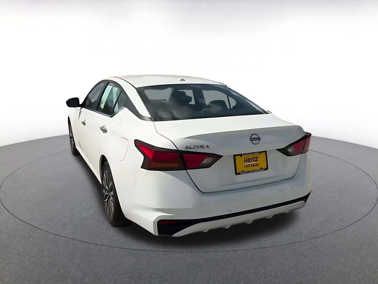 Used 2025 Nissan Altima 2.5 SV FWD image 10