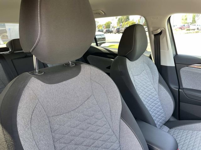 Used 2025 Volkswagen Tiguan S image 27