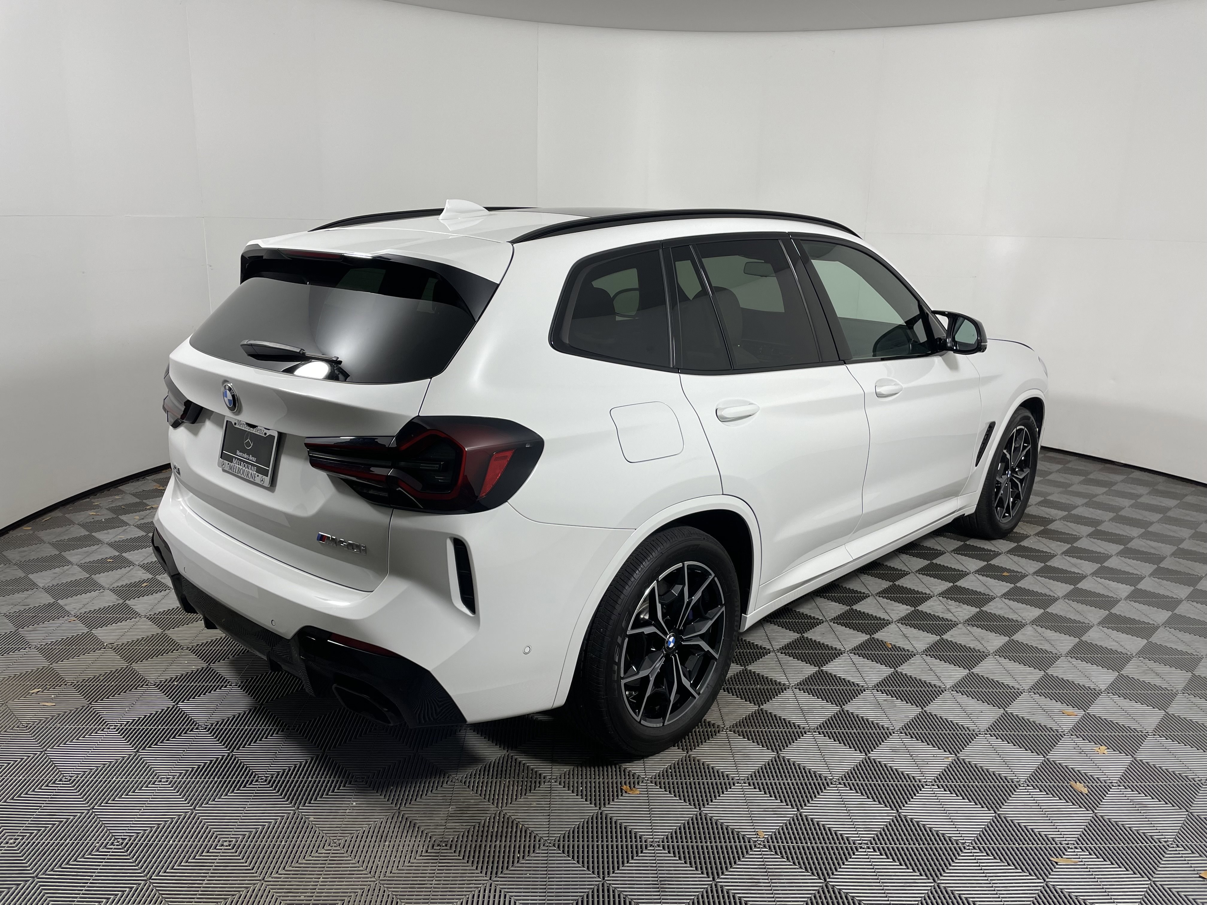 Used 2024 BMW X3 M40i w/ Premium Package image 5