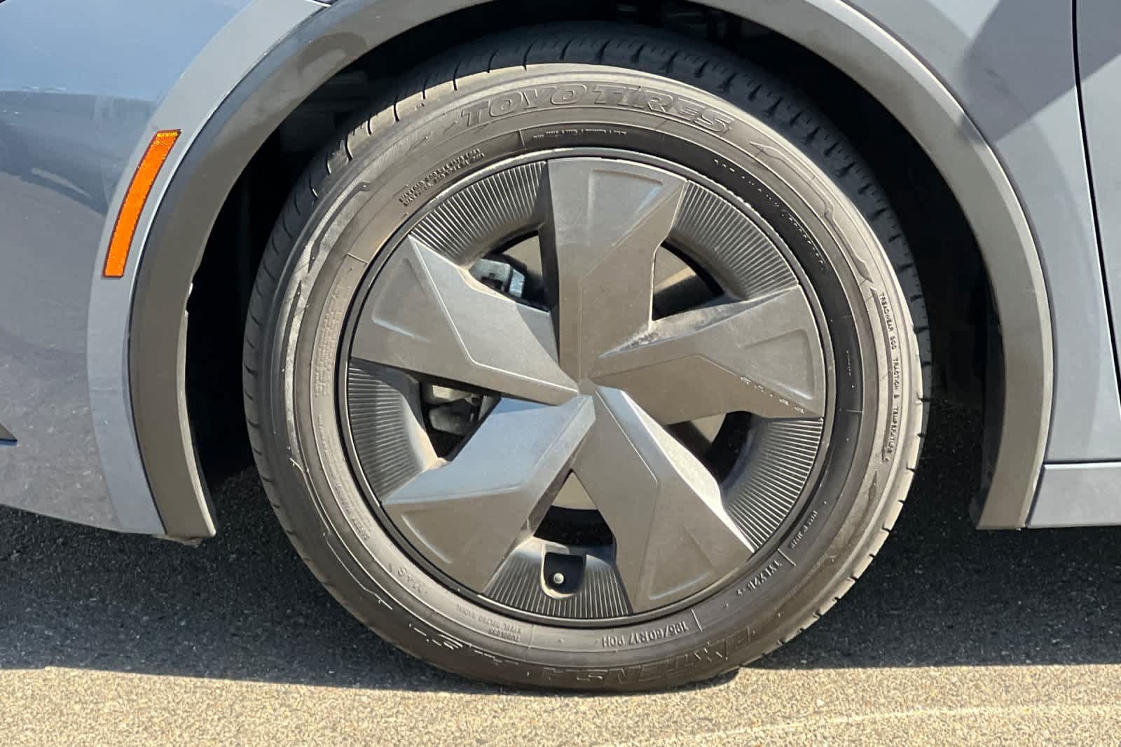 Certified 2023 Toyota Prius LE FWD image 30