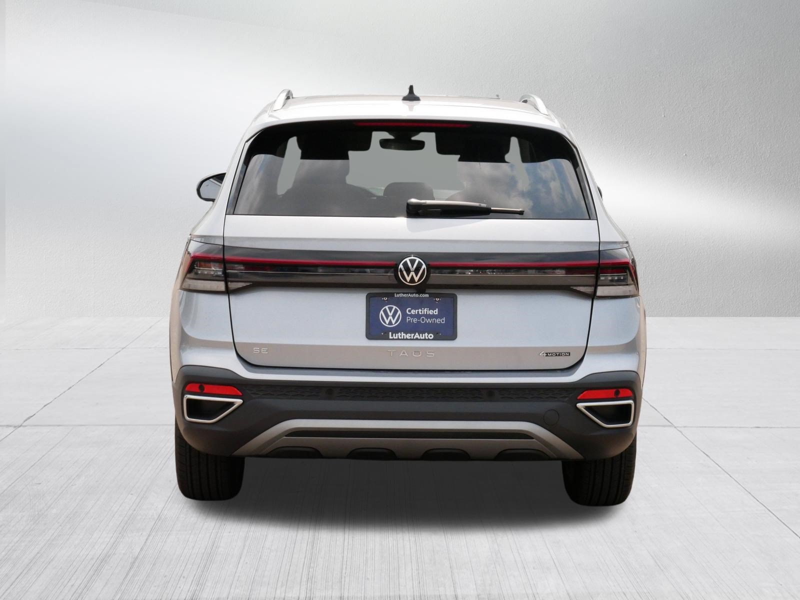 Used 2025 Volkswagen Taos SE w/ Panoramic Sunroof Package AWD/4WD image 6