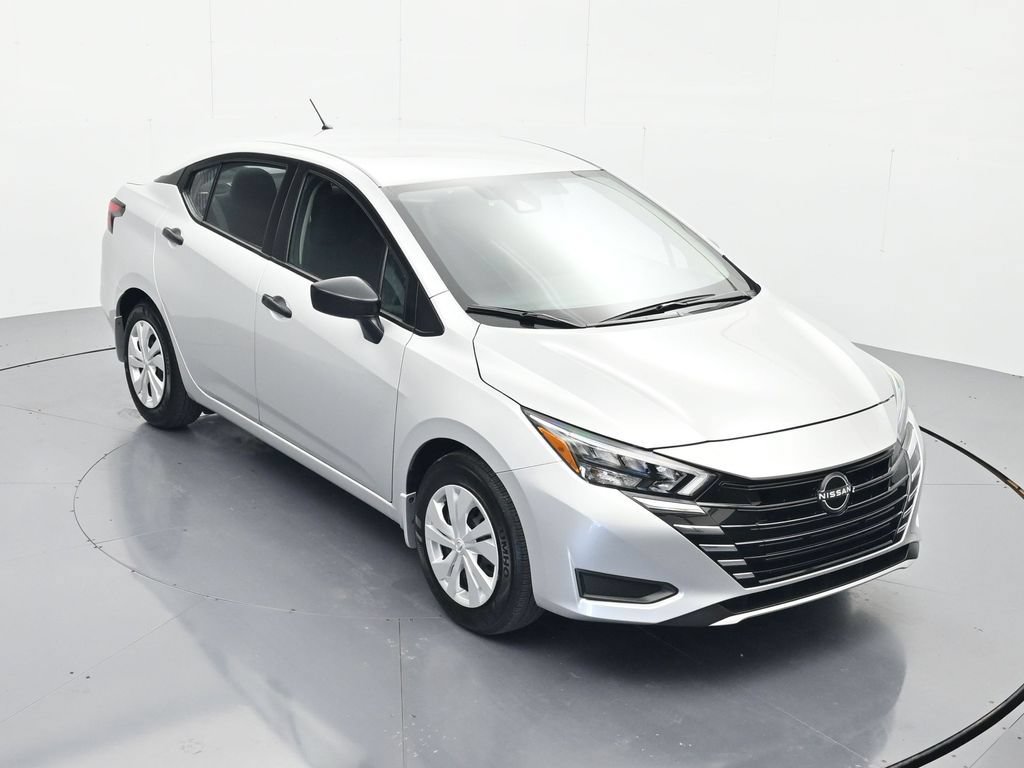 Used 2025 Nissan Versa S FWD image 30