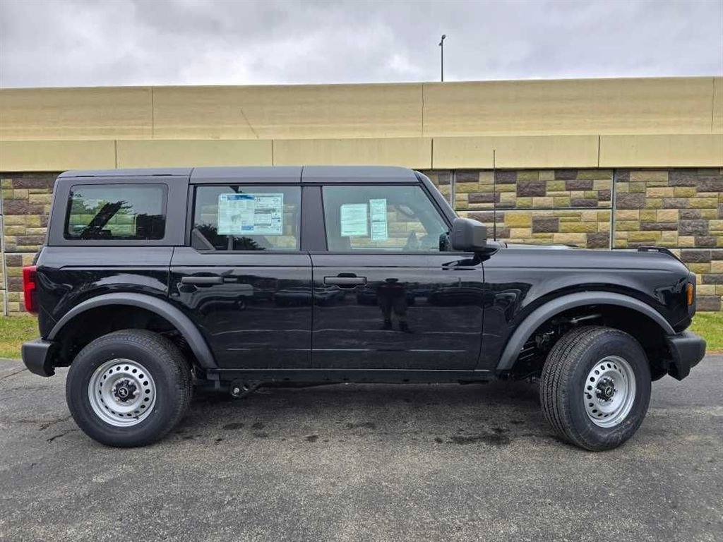 New 2026 Ford Bronco 4-Door AWD/4WD image 2